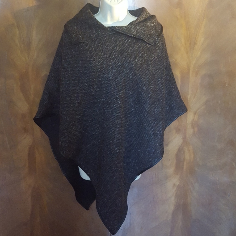 No brand one size knit poncho